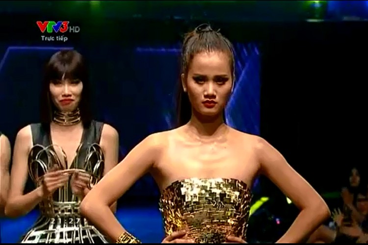 Tai sao Kim Phuong biu moi Huong Ly dang quang Next Top Model?